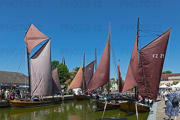 Zeesboote in the harbour