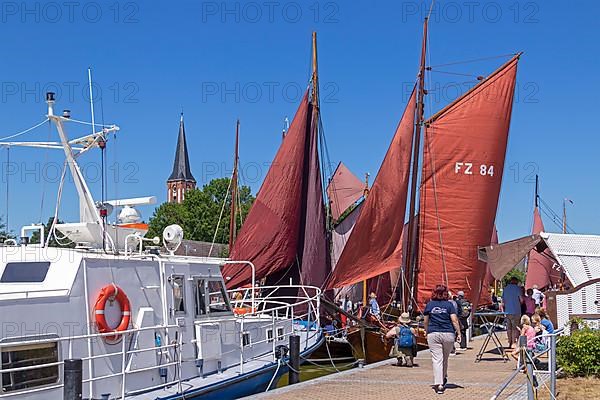 Zeesboote in the harbour