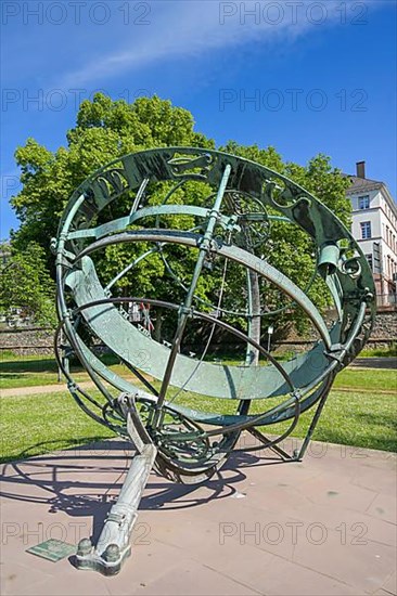 Equatorial sundial