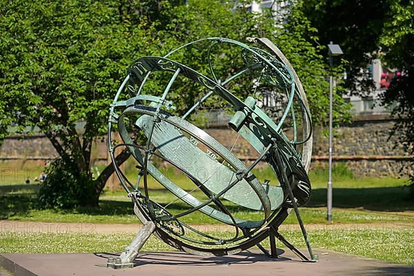 Equatorial sundial