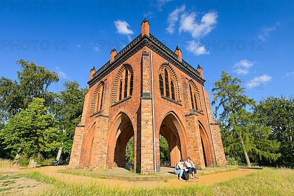 Court arbour