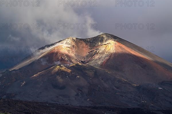 Sulfur covered crater of the new volcano from the 2021 eruption