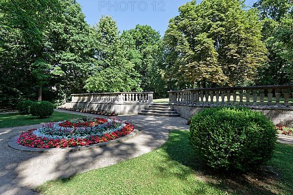 Round bed with flowers