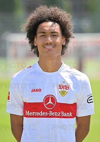 Enzo Millot VfB Stuttgart Portraittermin VfB Stuttgart 2022 2023 Licence Player Football 1. Bundesliga Men GER Stuttgart 05. 07. 2022