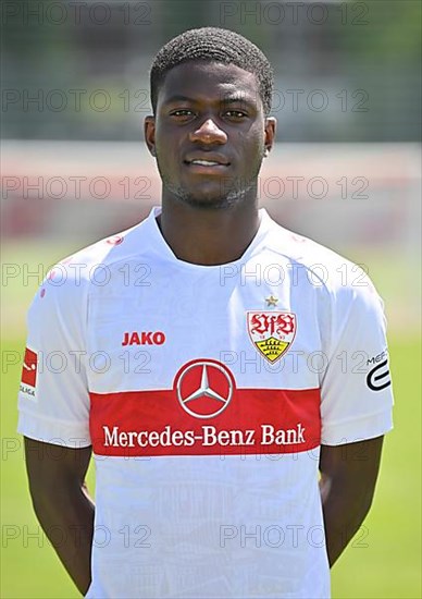 Clinton Mola VfB Stuttgart Portraittermin VfB Stuttgart 2022 2023 Licence Player Football 1. Bundesliga Men GER Stuttgart 05. 07. 2022