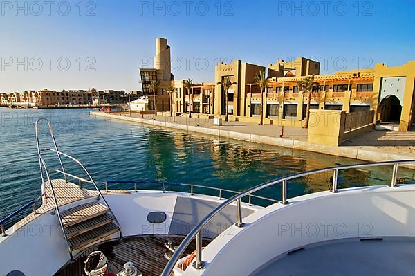 Diving safari boat sails into Port Ghalib harbour