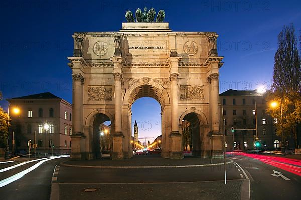 Siegestor illuminated in the evening