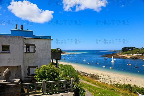 Estuary of the Aber Benoit into the Atlantic