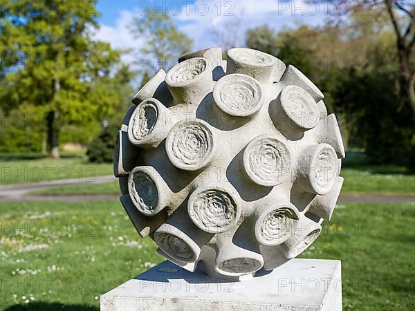 Sculpture 'Music Virus' by Carnel Hutter