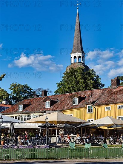 Terrace of a restaurant with tourists