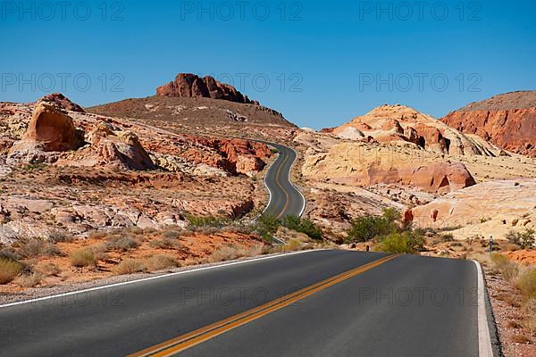 Road through Valley of Fire State Park