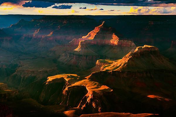 Yavapai Point at sunrise