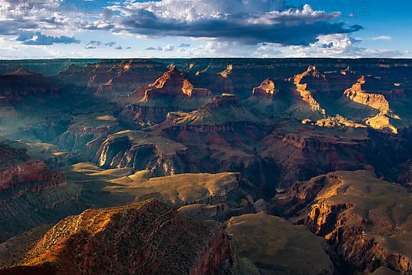 Yavapai Point at sunrise