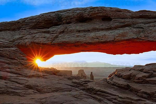 Mesa Arch at sunrise