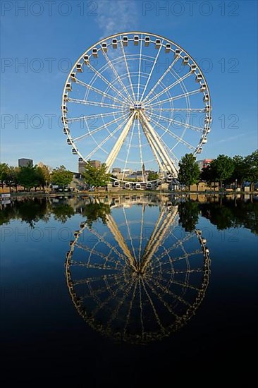 The Big Wheel in the Old Port
