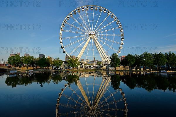 The Big Wheel in the Old Port