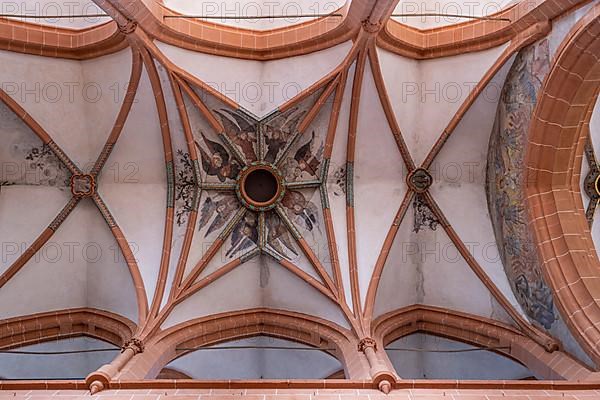 Painting Angel Concert in the ceiling vault of the nave of the Heiliggeistkirche