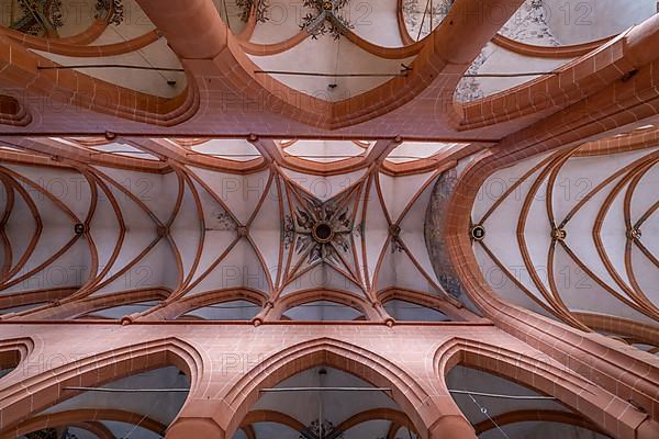 Painting Angel Concert in the ceiling vault of the nave of the Heiliggeistkirche