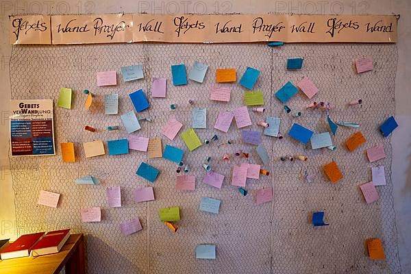 Note on the prayer wall in the Heiliggeistkirche in Heidelberg