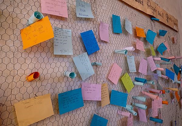 Note on the prayer wall in the Heiliggeistkirche in Heidelberg