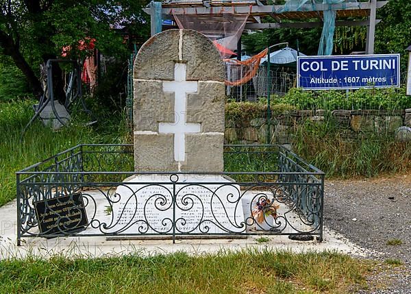 Monument to fallen soldiers