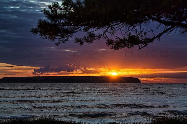 Silhouette of the island Lilla Karlsoe