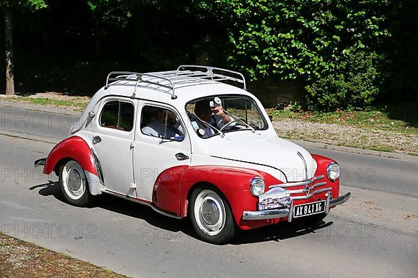 Renault 4CV