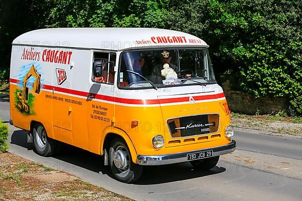 Truck Transporter Hanomag Courier