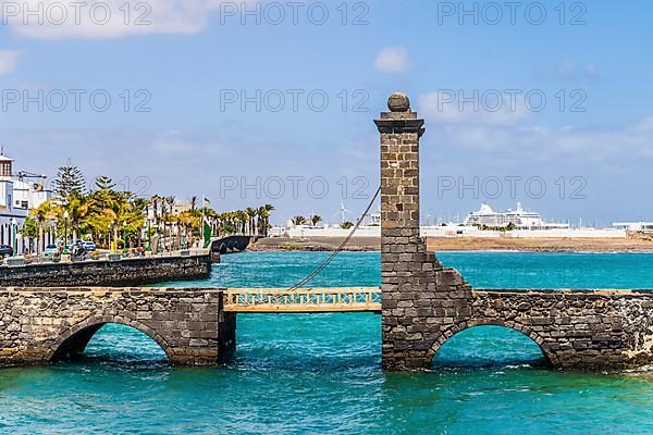 Historic bridge of the balls leading to San Gabriel Castle