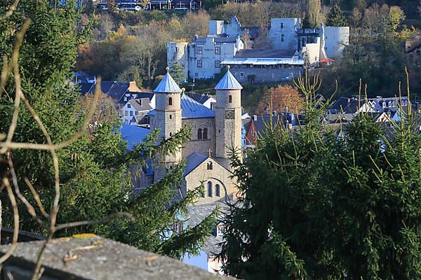 Collegiate church and castle seen from the city wall