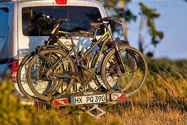 Bicycle rack on car