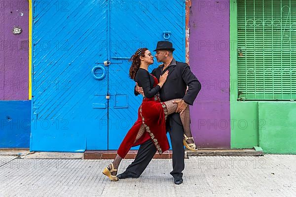 Tango dancers