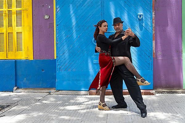 Tango dancers