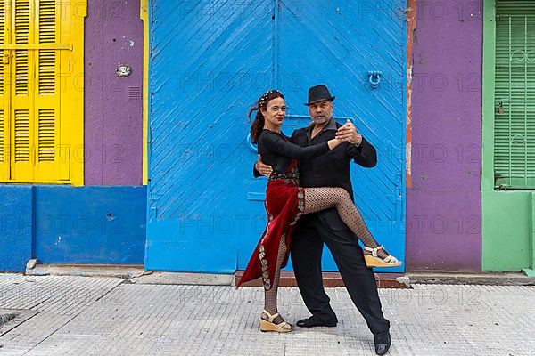 Tango dancers