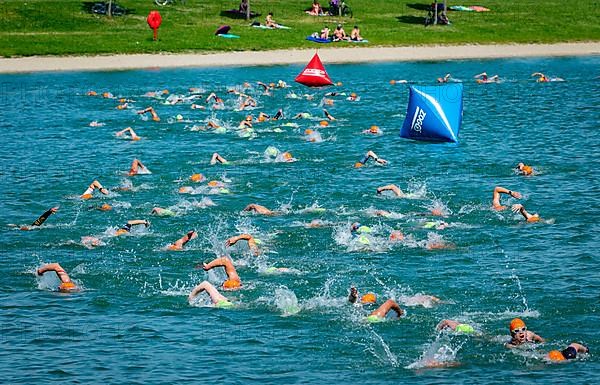 Swimmers at the start discipline at the 27th Stadttriathlon in Erding