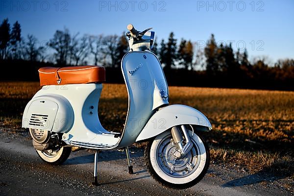 Vespa V 50