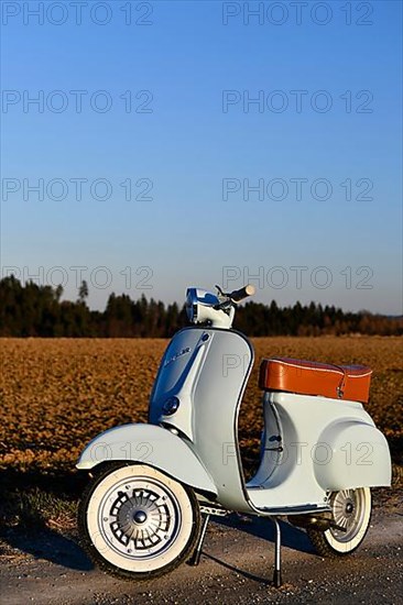 Vespa V 50