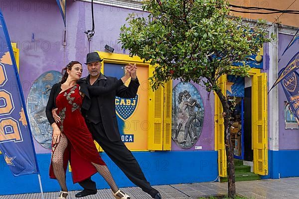 Tango dancers