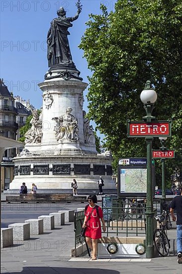 Republique metro entrance