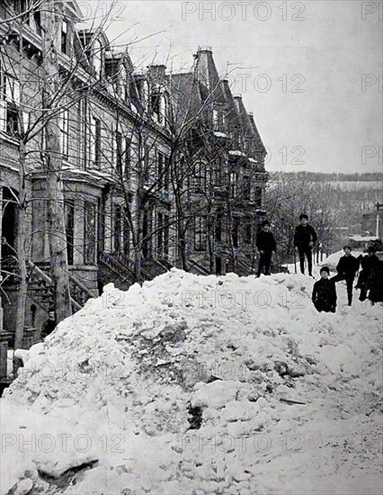 Masses of snow in the streets of Montreal in winter