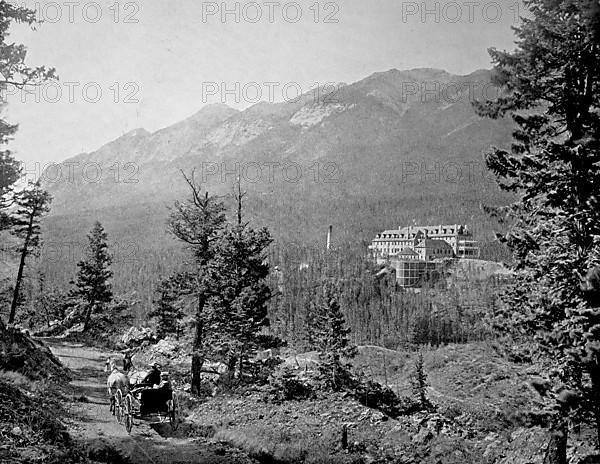 The Banff Hotel and a horse-drawn carriage