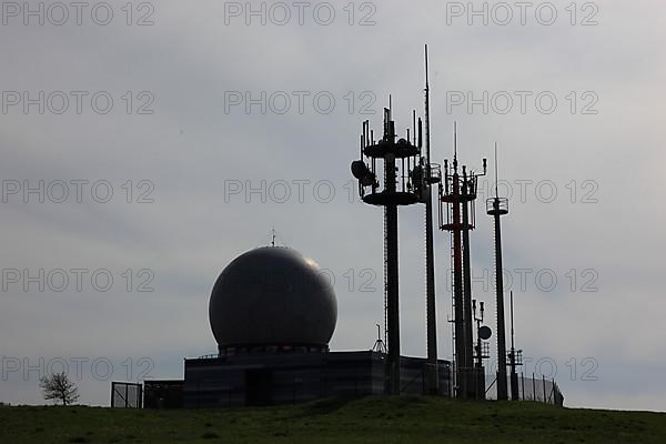 Radio relay station