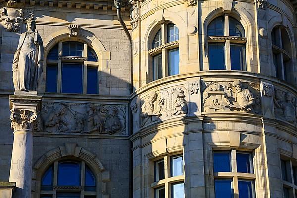 Entrance facade on Trammplatz