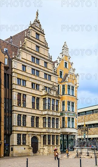 Holzmarkt with Leibnizhaus and Oskar Winter Fountain