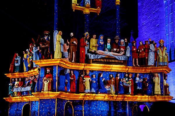 Christmas light projections on the Calvary of Plougastel-Daoulas next to the church of Saint Pierre