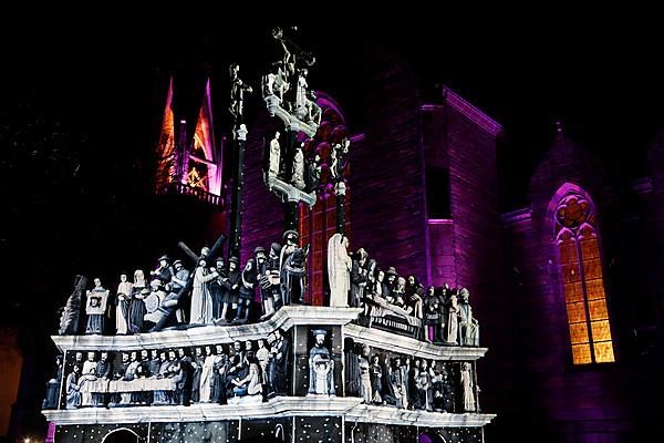 Christmas light projections on the Calvary of Plougastel-Daoulas next to the church of Saint Pierre