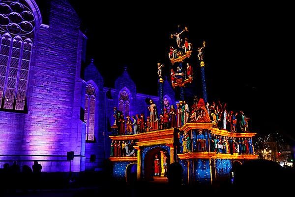 Christmas light projections on the Calvary of Plougastel-Daoulas next to the church of Saint Pierre