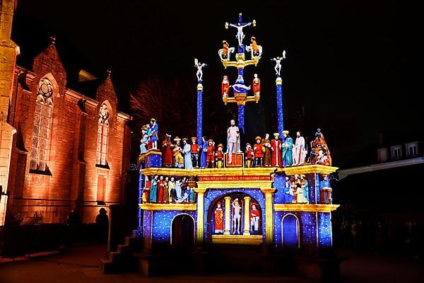 Christmas light projections on the Calvary of Plougastel-Daoulas next to the church of Saint Pierre