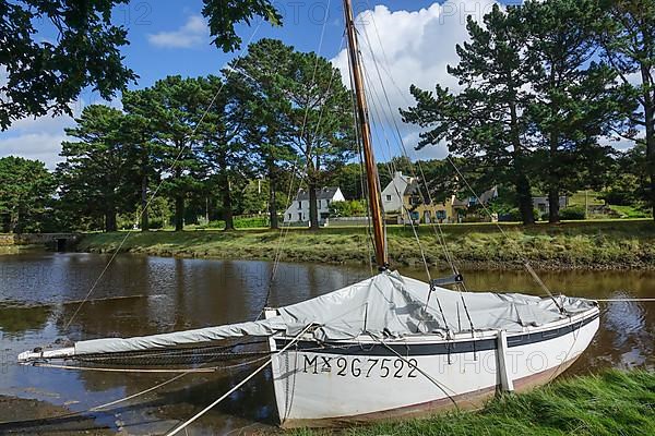 Historic sailing boat in the old harbour Pont Kalleg at the end of the inlet Anse du Moulin Neuf