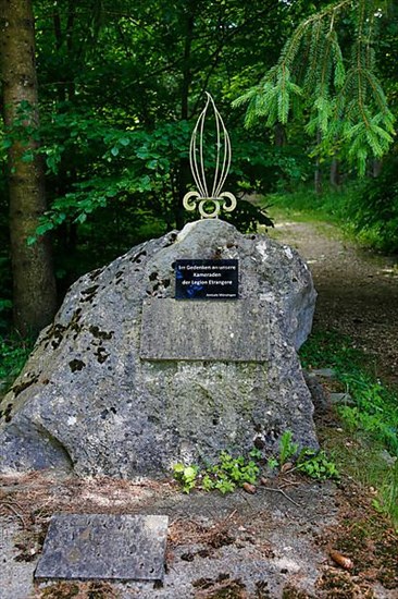 Memorial stone